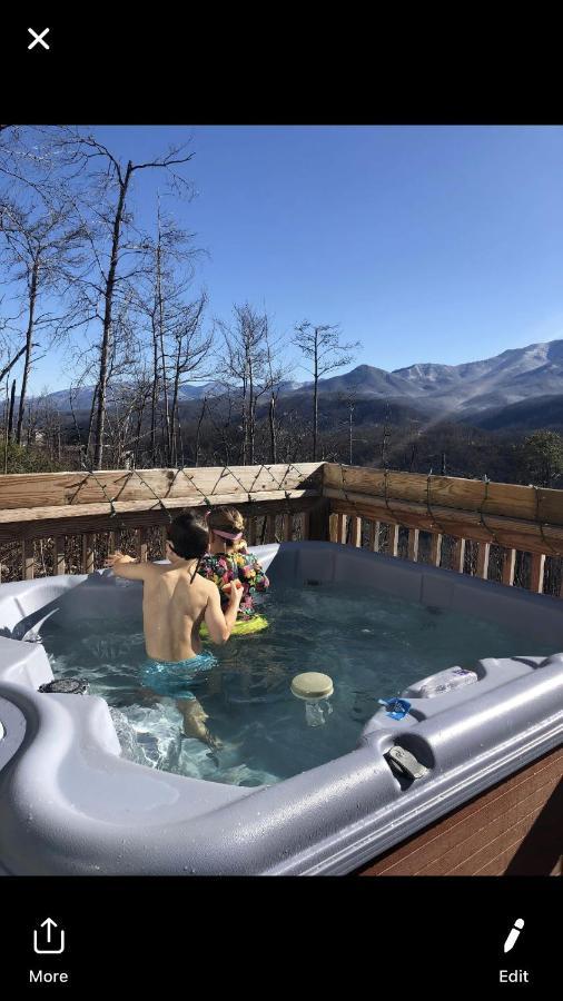 Love Nest Chalet Villa Gatlinburg Exterior photo