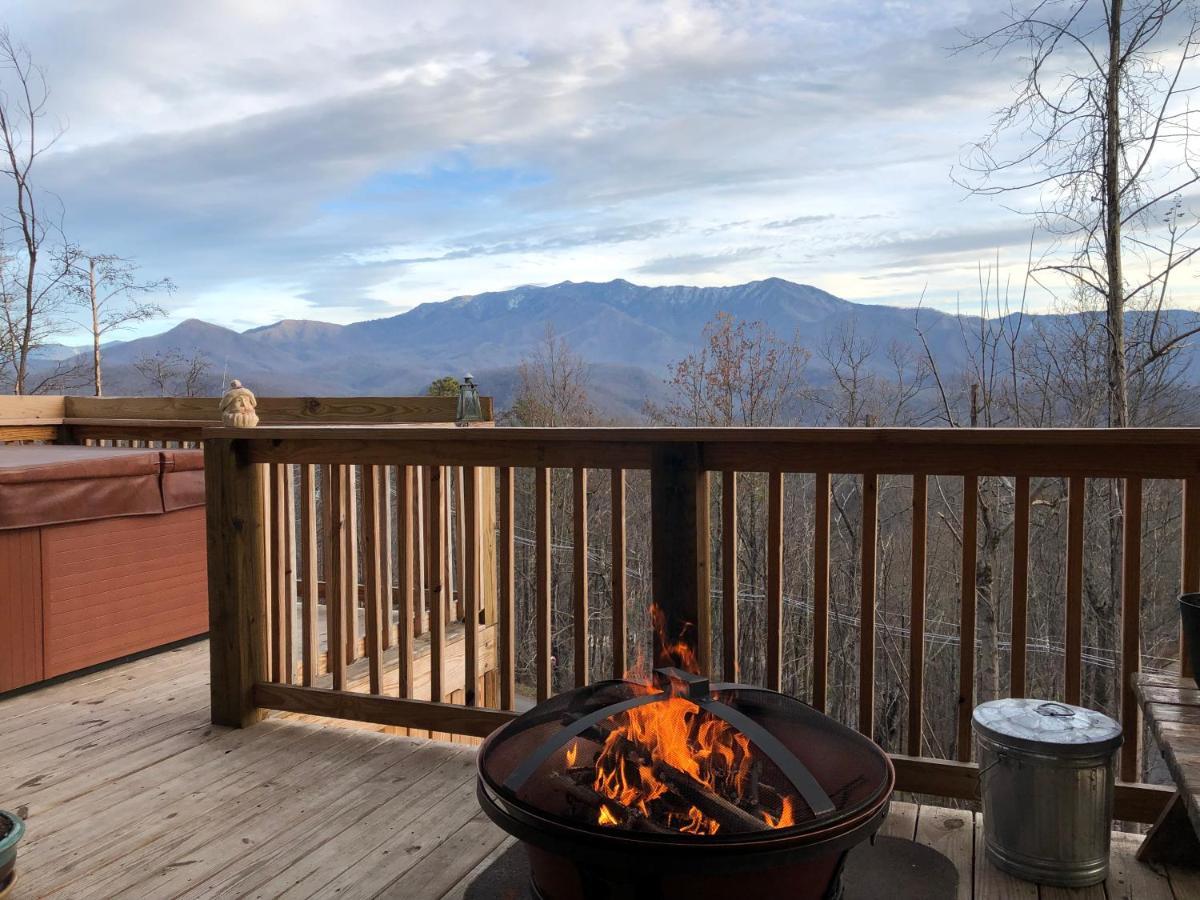 Love Nest Chalet Villa Gatlinburg Exterior photo